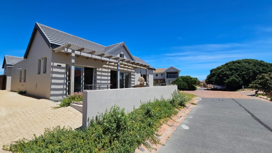 3 Bedroom Property for Sale in Meerenbosch Western Cape